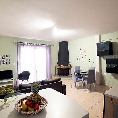Cozy Apartment St John Chalkís Buitenkant foto